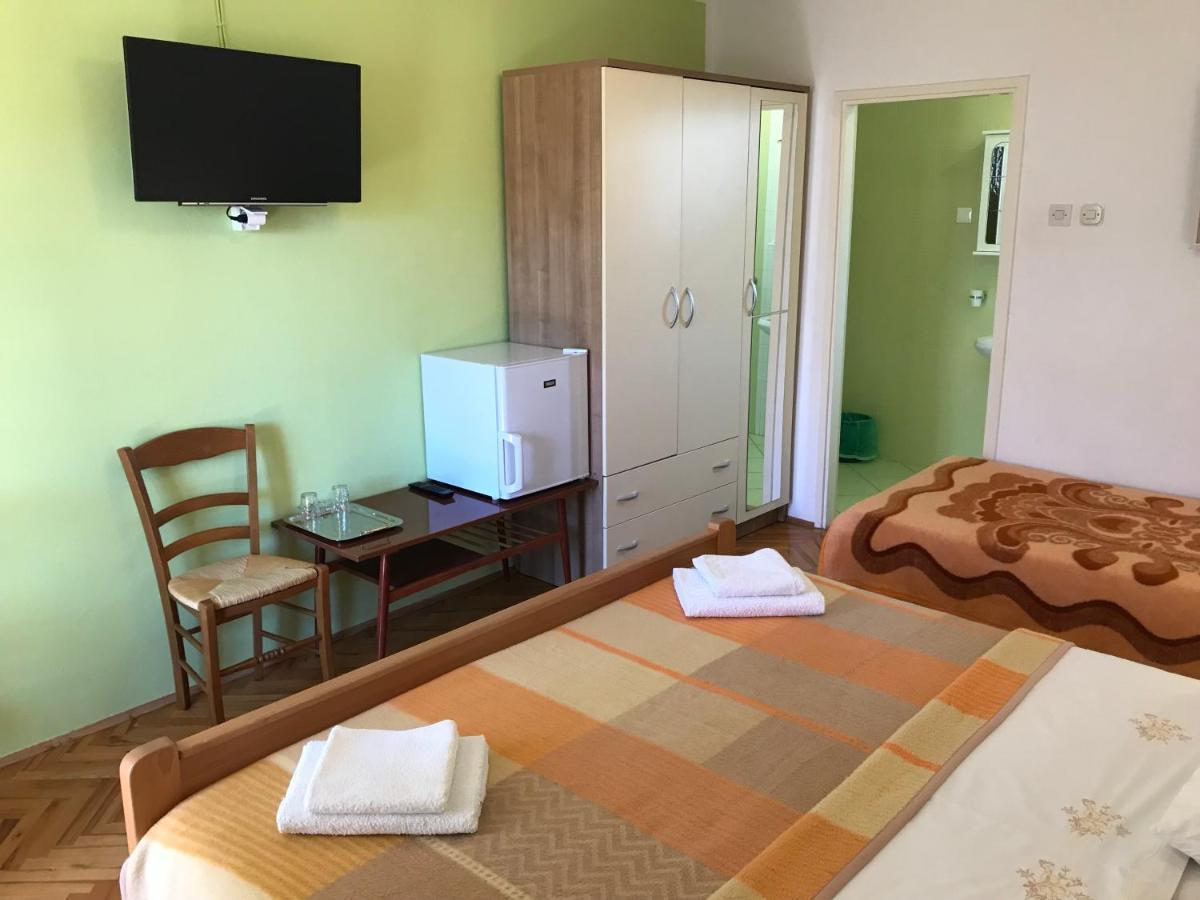 Summer Rooms Baska Exterior foto
