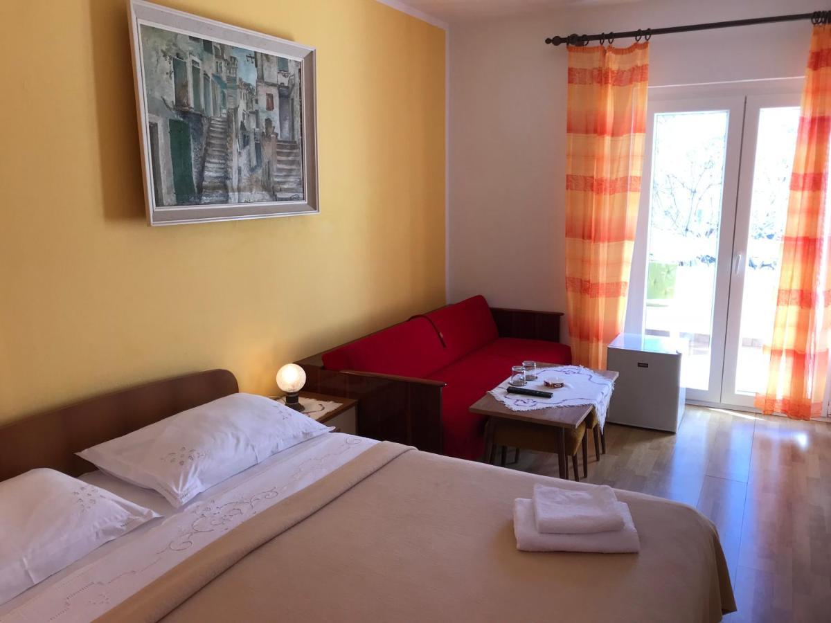 Summer Rooms Baska Exterior foto